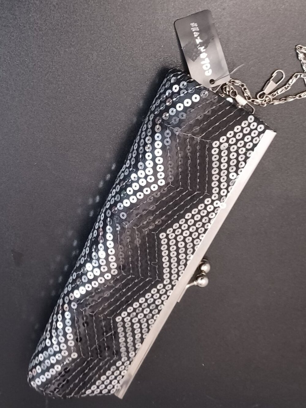 Black & silver sequin clutch with chevron pattern #glamour #party